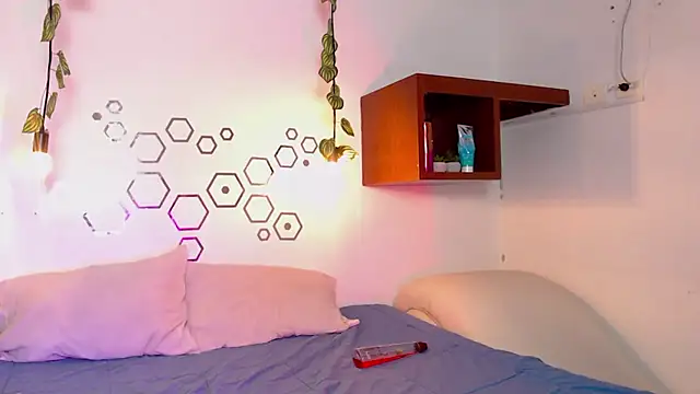 Snapshot of wet_valery chatting on January 13, 4:05 am wet valery online show from January 13, 4:05 am