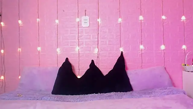 Snapshot of wet_valery chatting on February 27, 9:03 pm wet valery online show from February 27, 9:03 pm