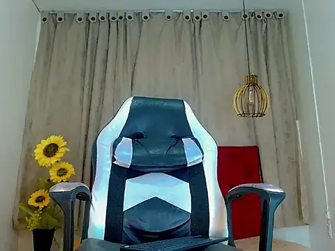 alexsandra kiss online show from February 9, 11:30 am