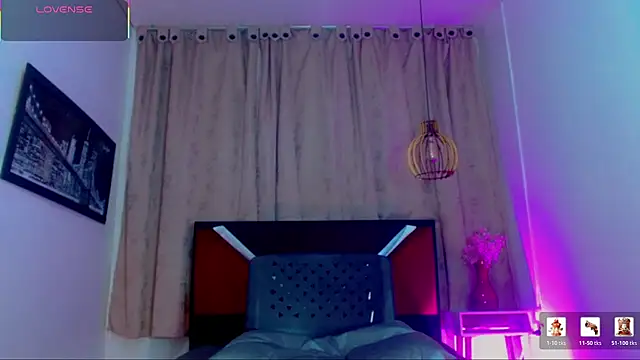 Snapshot of alexsandra_kiss chatting on June 21, 12:00 pm alexsandra kiss online show from June 21, 12:00 pm