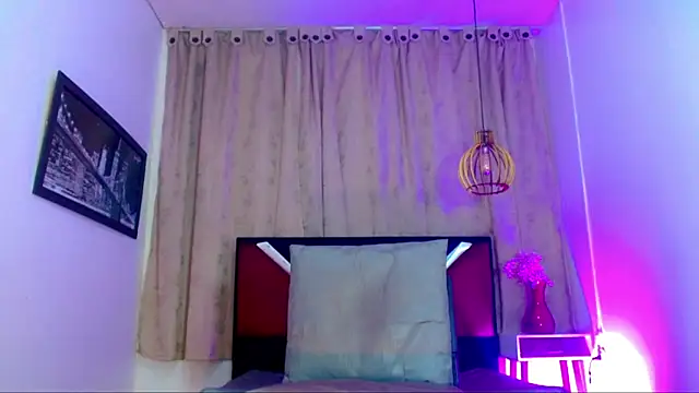 Snapshot of alexsandra_kiss chatting on July 1, 11:32 am alexsandra kiss online show from July 1, 11:32 am