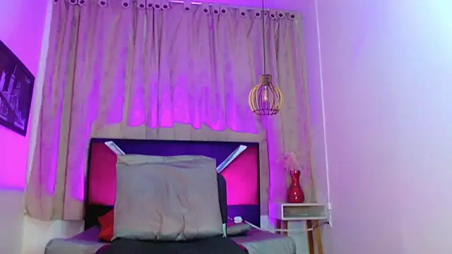 Snapshot of alexsandra_kiss chatting on July 18, 11:30 am alexsandra kiss online show from July 18, 11:30 am