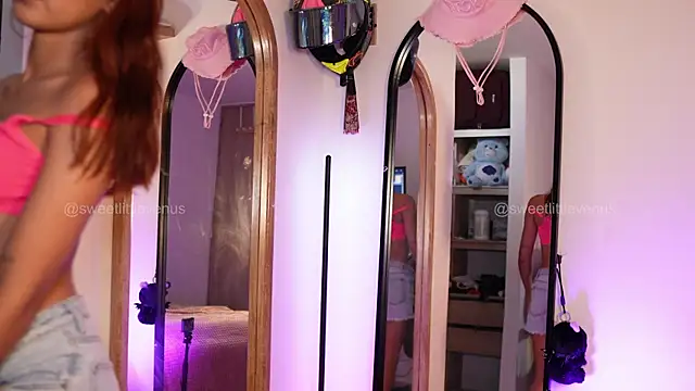 sweetlittlevenus online show from April 11, 9:40 pm