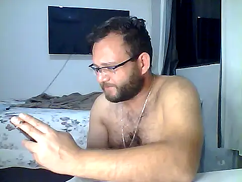 Snapshot of nandocost4 chatting on October 5, 3:41 am nandocost4 online show from October 5, 3:41 am