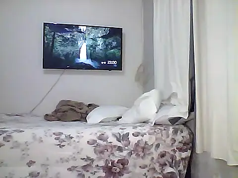 Snapshot of nandocost4 chatting on October 9, 2:01 am nandocost4 online show from October 9, 2:01 am