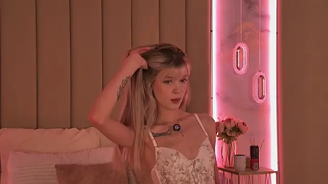 BellaSecrett online show from September 14, 2:39 pm