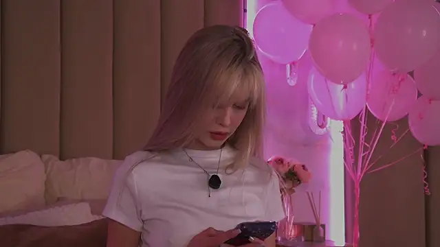 BellaSecrett online show from September 28, 2:24 pm