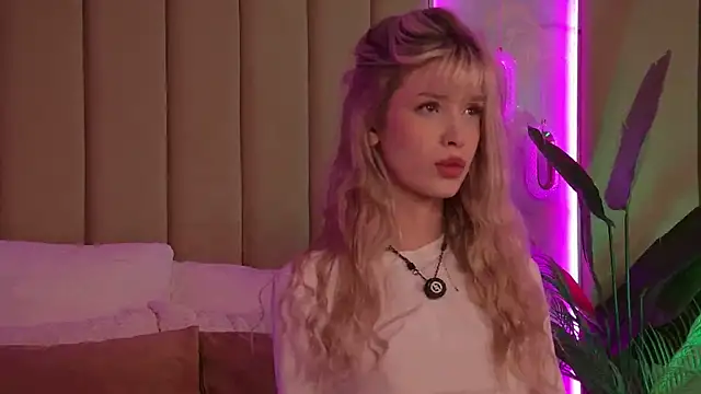 BellaSecrett online show from November 26, 3:50 am