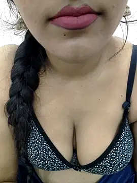 Snapshot of priya_00143 chatting on November 11, 10:32 am priya 00143 online show from November 11, 10:32 am