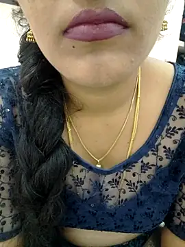 Snapshot of priya_00143 chatting on November 5, 4:10 pm priya 00143 online show from November 5, 4:10 pm