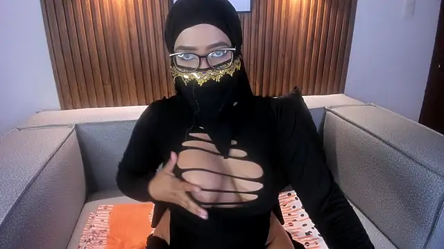 Snapshot of Sasha_Anaan chatting on March 17, 12:04 pm Sasha Anaan online show from March 17, 12:04 pm
