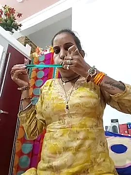 Hotty-Nidhi online show from November 1, 1:38 pm