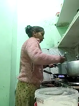 Hotty-Nidhi online show from November 23, 4:06 pm