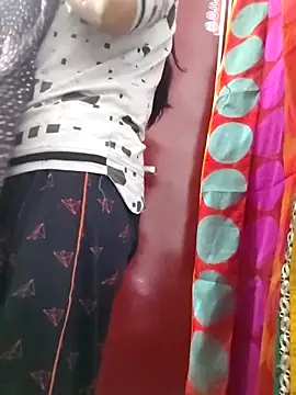 Hotty-Nidhi online show from December 1, 4:02 am