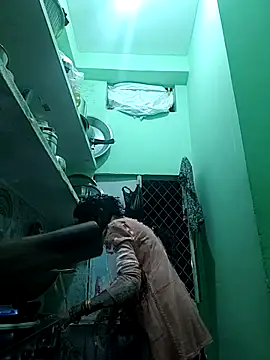 Hotty-Nidhi online show from December 15, 3:51 pm