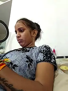 Snapshot of Hotty-Nidhi chatting on October 9, 3:40 am Hotty-Nidhi online show from October 9, 3:40 am