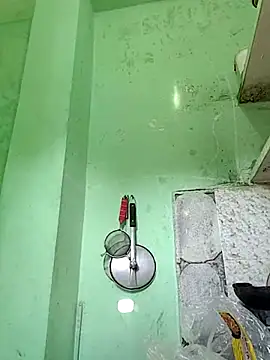 Hotty-Nidhi online show from December 17, 5:12 am