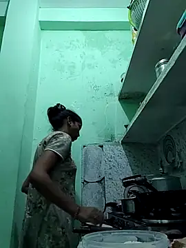 Hotty-Nidhi online show from November 5, 4:32 pm