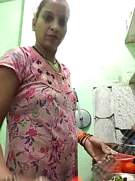 Snapshot of Hotty-Nidhi chatting on September 18, 3:48 pm Hotty-Nidhi online show from September 18, 3:48 pm