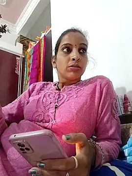 Hotty-Nidhi online show from October 29, 3:33 pm