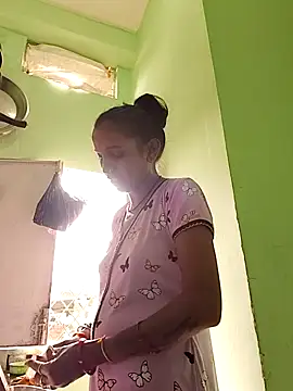 Hotty-Nidhi online show from October 20, 4:58 am