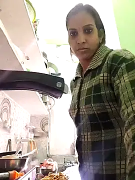 Hotty-Nidhi online show from December 22, 4:56 am