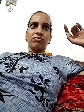Hotty-Nidhi online show from May 20, 4:42 am