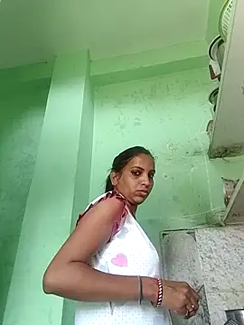 Hotty-Nidhi online show from June 18, 3:16 am