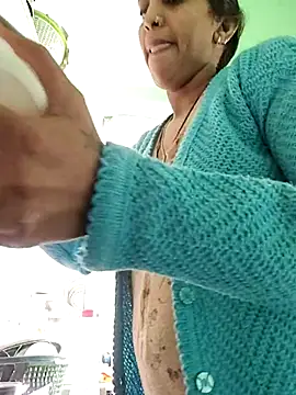 Hotty-Nidhi online show from February 9, 3:15 am