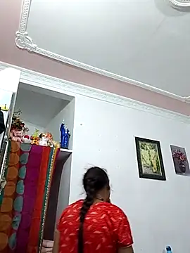 Hotty-Nidhi online show from March 30, 3:19 am