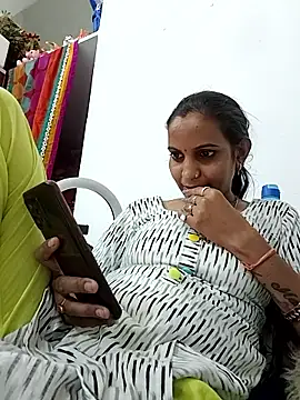Hotty-Nidhi online show from April 10, 8:54 am