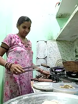 Hotty-Nidhi online show from February 23, 4:40 pm