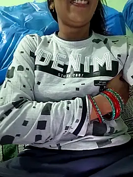 Hotty-Nidhi online show from March 23, 5:13 pm