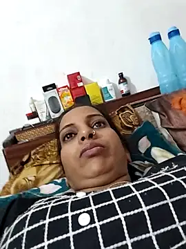 Hotty-Nidhi online show from February 18, 3:04 am