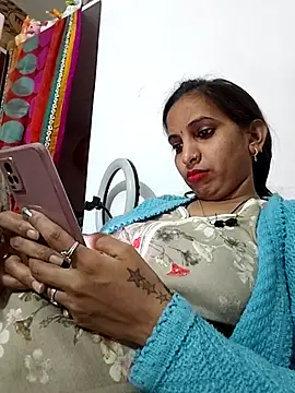 Hotty-Nidhi online show from February 9, 3:32 pm