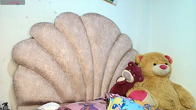 charlotte walker1 online show from March 24, 12:10 am