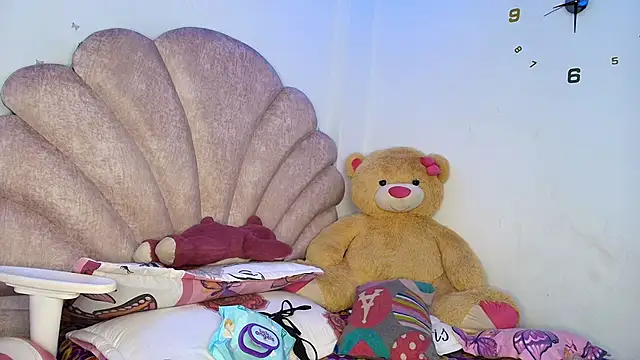 charlotte walker1 online show from March 11, 5:34 am