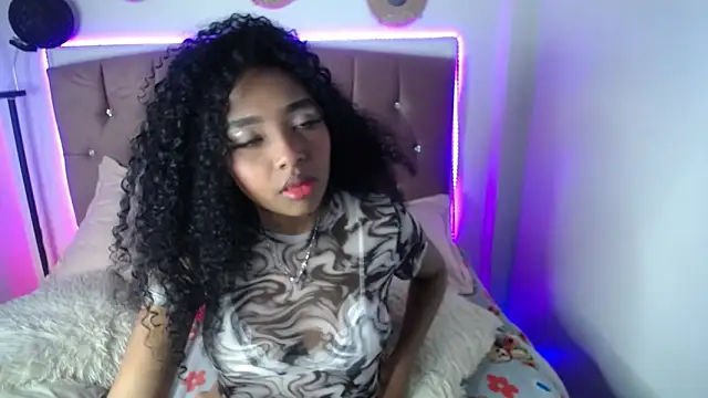 Snapshot of charlotte_walker1 chatting on March 19, 7:40 am charlotte walker1 online show from March 19, 7:40 am
