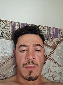 Snapshot of Thunderbolt121 chatting on November 14, 7:56 am Thunderbolt121 online show from November 14, 7:56 am