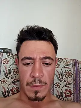 Snapshot of Thunderbolt121 chatting on November 11, 11:05 am Thunderbolt121 online show from November 11, 11:05 am