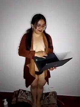 Snapshot of AnaHobson chatting on October 18, 9:22 am AnaHobson online show from October 18, 9:22 am