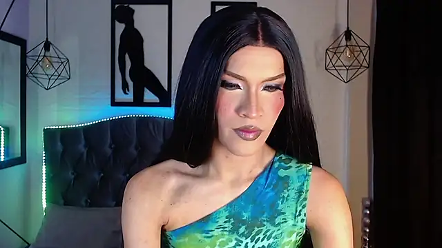 agatha rodriguez online show from February 25, 7:03 pm