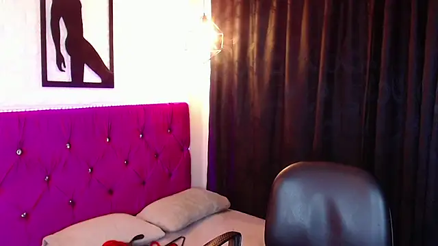 agatha rodriguez online show from April 18, 7:07 pm