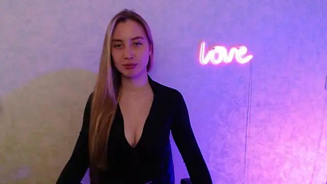 MiaMoore333 online show from March 18, 10:39 am