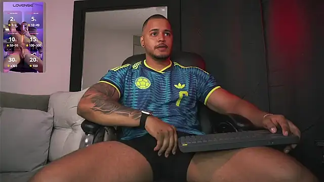 AshtonnSummer online show from June 27, 7:31 pm