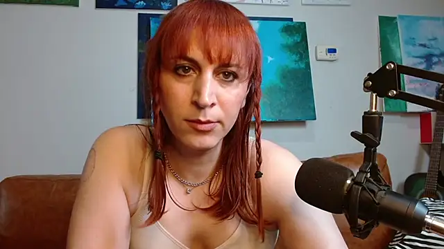 Snapshot of ChewyCandy chatting on October 28, 11:25 pm ChewyCandy online show from October 28, 11:25 pm