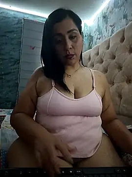 Snapshot of L_ucero chatting on September 12, 7:24 pm L ucero online show from September 12, 7:24 pm