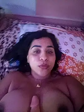 Snapshot of L_ucero chatting on March 15, 9:09 am L ucero online show from March 15, 9:09 am
