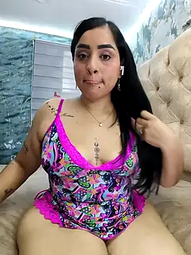 Snapshot of L_ucero chatting on February 3, 11:10 pm L ucero online show from February 3, 11:10 pm