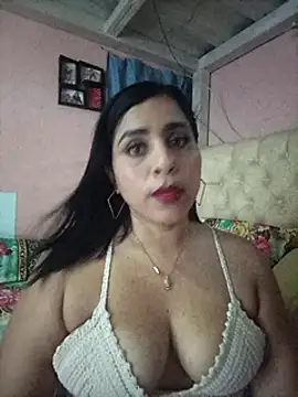 Snapshot of L_ucero chatting on March 11, 4:19 am L ucero online show from March 11, 4:19 am